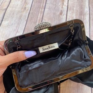 Neiman Marcus Bags - Nieman Marcus Black Crossbody Clutch Neiman Marcus Bags - Nieman Marcus Black Crossbody Clutch
